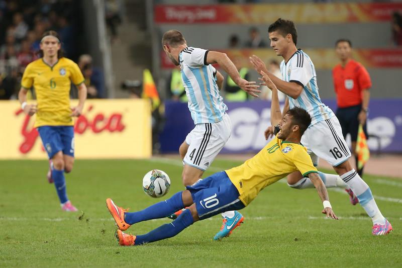 El Superclásico de las Américas, jugado por primera vez en Asia, se saldó en el Estadio Olímpico de Pekín con una victoria de Brasil ante Argentina. Foto: EFE