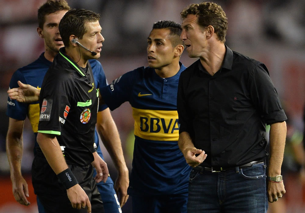 Lanús, Independiente y Boca Juniors definen la tercera plaza del campeonato de Primera División del fútbol argentino. Foto: EFE