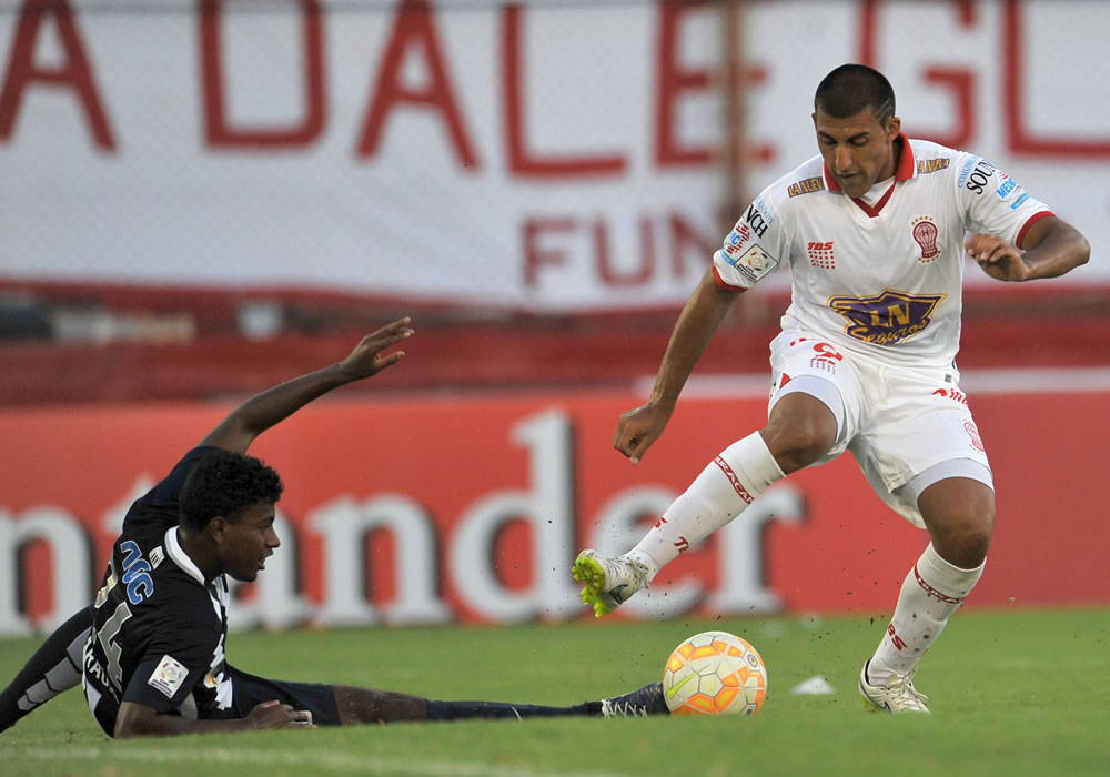 Huracán y Mineros se estrenan en el grupo 3 de la Copa Libertadores. Foto: EFE