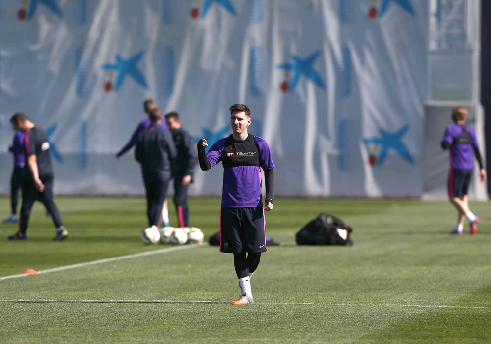El delantero argentino del FC Barcelona, Leo Messi, durante el entrenamiento que realizó la plantilla blaugrana. Foto: EFE
