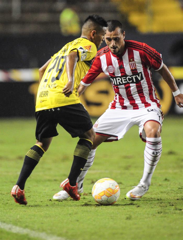 Estudiantes encontró la ventaja y la agónica clasificación a octavos de la Libertadores. Foto: EFE