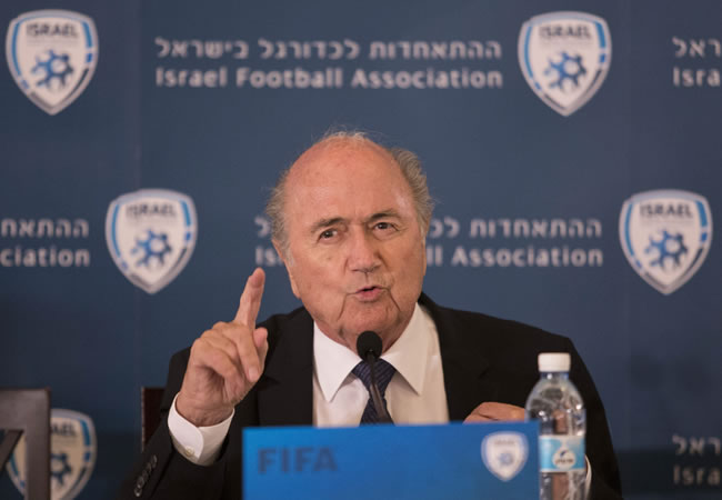 El presidente de la FIFA, Joseph S. Blatter, pronuncia una conferencia en el hotel King David de Jerusalén, Israel. Foto: EFE