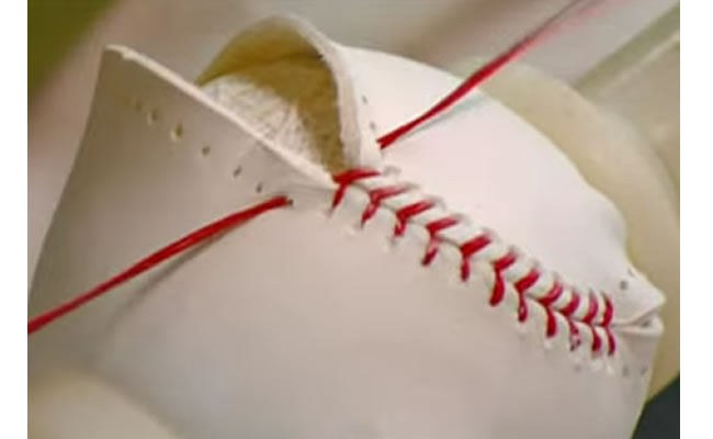 Conozca cómo se hace una pelota de béisbol. Foto: Youtube