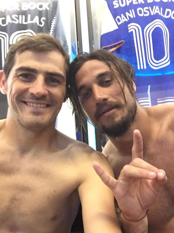 El ex Boca festejó el triunfo de Porto ante Estoril con una foto junto a Iker Casillas. Foto: Twitter