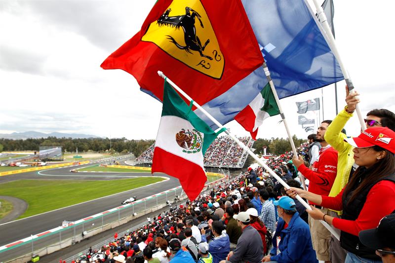 Rosberg gana el Gran Premio de México por delante de Hamilton. Foto: EFE