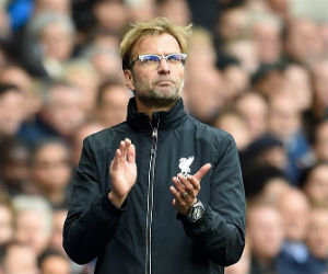 Jürgen Klopp: Hinchas de Borussia Dortmund y Liverpool le cantaron al unísono