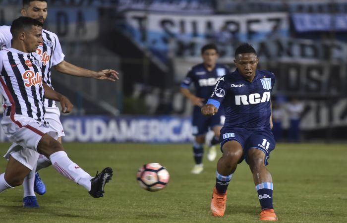 Libertad enfrentó a Racing en la Copa Sudamericana. Foto: AFP