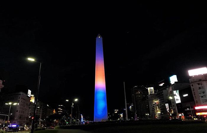 El Obelisco con los colores del 'Xeneize'. Foto: Facebook