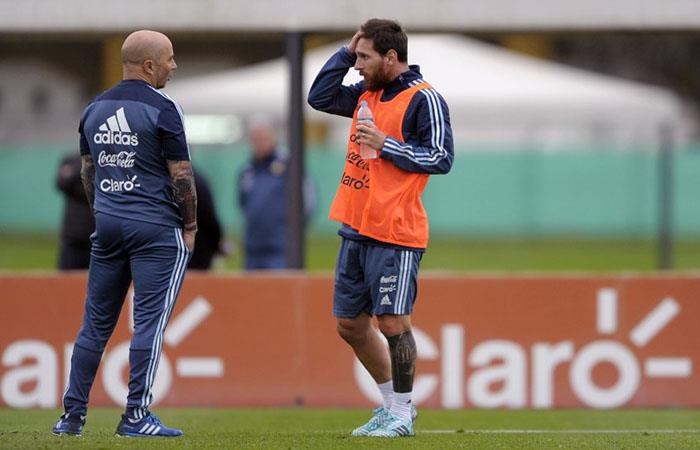 Jorge Sampaoli y Lionel Messi. (AFP). Foto: AFP