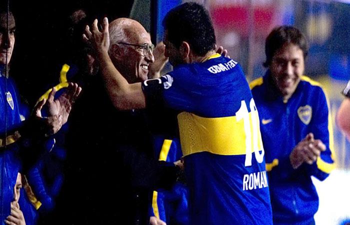 Juan Román Riquelme y Carlos Bianchi en la gloriosa época de Boca Juniors. (AFP). Foto: AFP