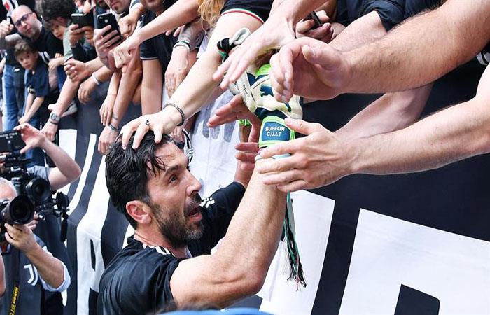Gianluigi Buffon se despidió de la Juventus con gran emoción. Foto: EFE