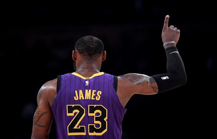 LeBron continúa dominando la NBA. Foto: AFP