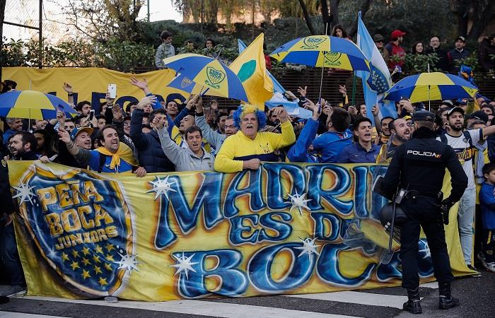 Gran banderazo de Boca en Madrid. Foto: AFP
