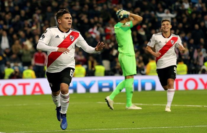 El colombiano marcó el segundo gol para River. Foto: EFE