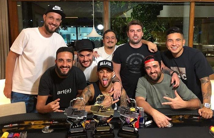 Los Toiss, el grupo de amigos de Neymar que cobra 11.000 euros al mes. Foto: Instagram