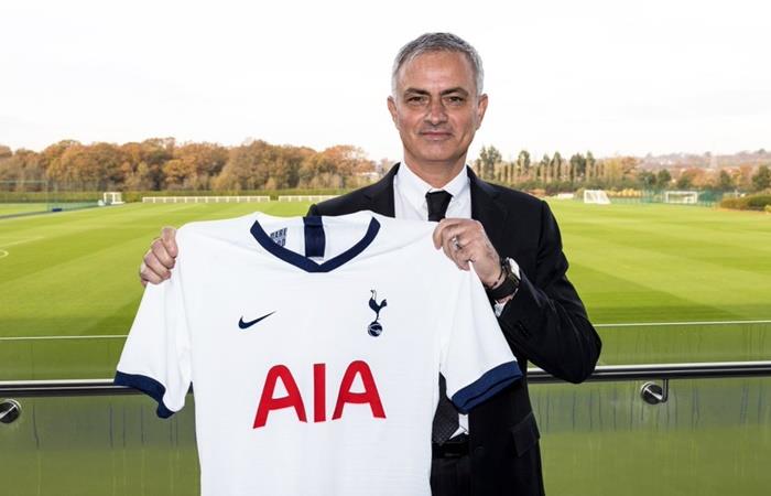 José Mourinho es el nuevo entrenador de Tottenham. Foto: Twitter