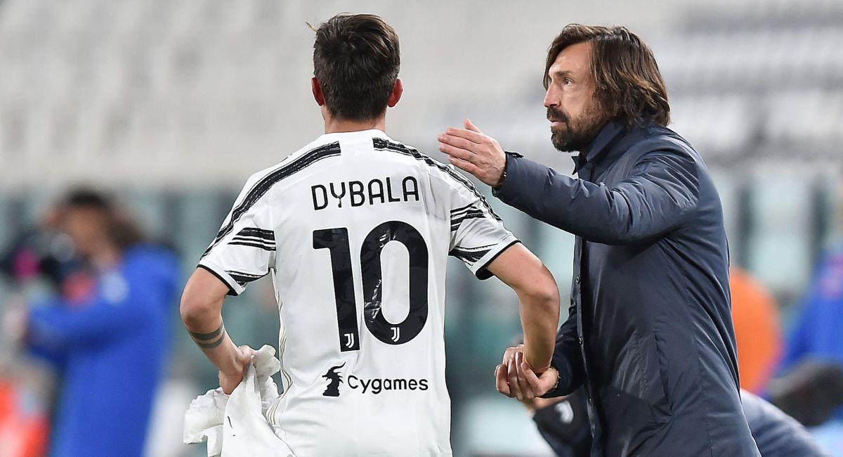 Andrea Pirlo feliz con el regreso de Paulo Dybala. Foto: EFE