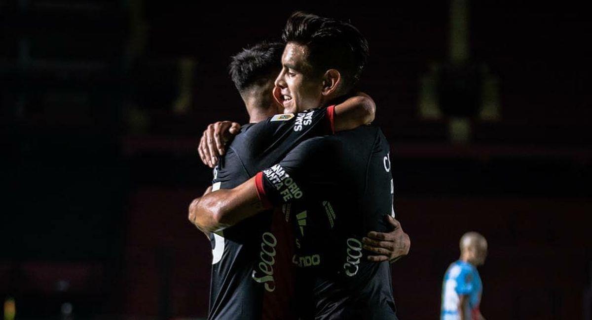 Colón de Santa Fe es uno de los clasificados a los cuartos de final de la Copa de la Liga Profesional. Foto: Facebook Club Colón de Santa Fe