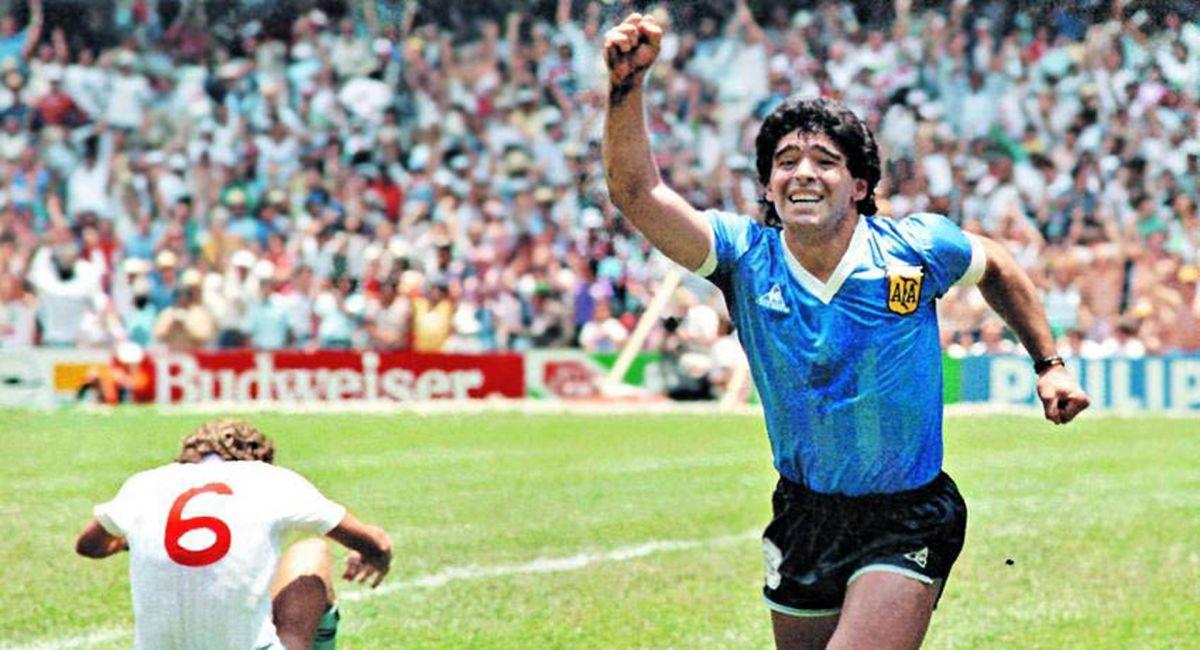 Diego Maradona celebrando su go a Inglaterra en 1986. Foto: Captura