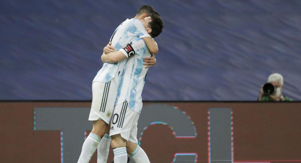 Argentina celebrando su primer gol ante Brasil. Foto: EFE