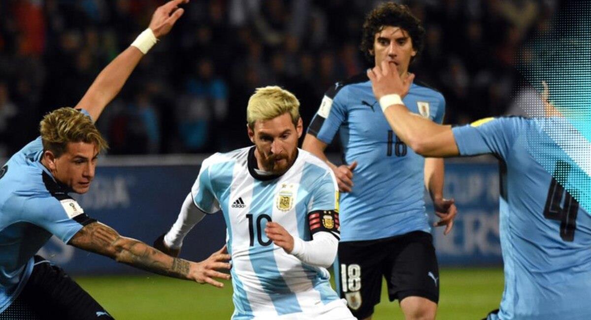 Messi en acción ante Uruguay. Foto: AFA
