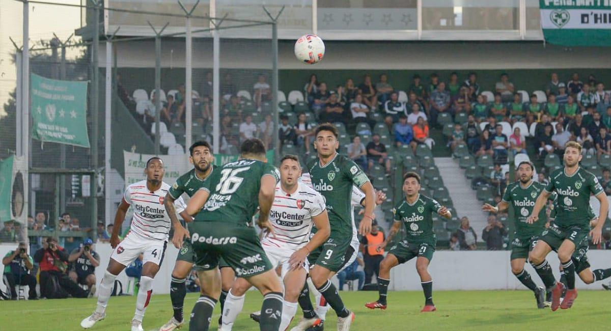 Sarmiento y Newell´s empataron 2-2 en Junín. Foto: Twitter @LigaAFA