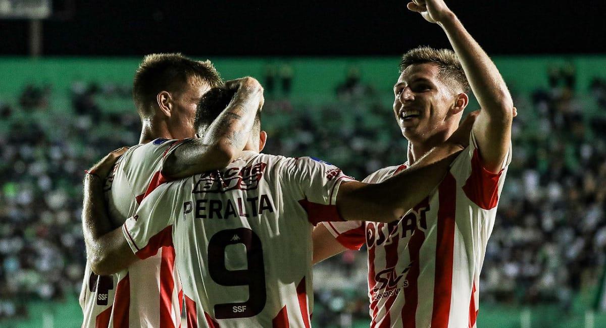 Con goles de Calderón, Peralta Bauer y Juarez, Unión derrotó 3-1 a Oriente Petrolero. Foto: Twitter @clubaunion
