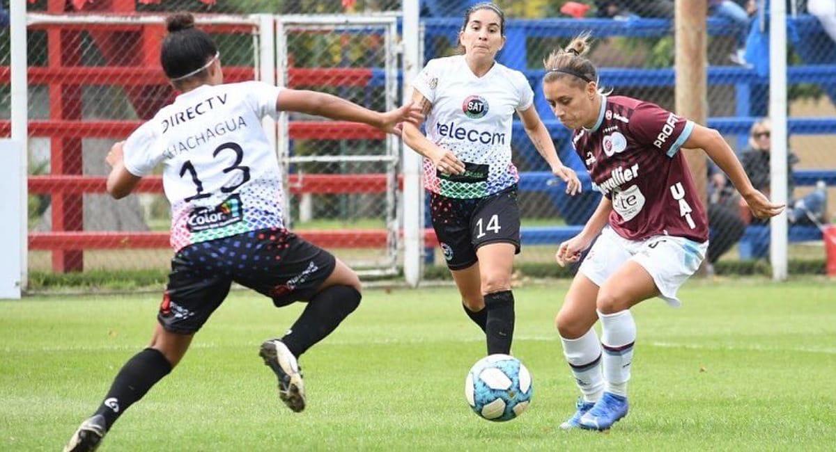 Urquiza es puntero del Campeonato Femenino YPF. Foto: futbolargentino.com