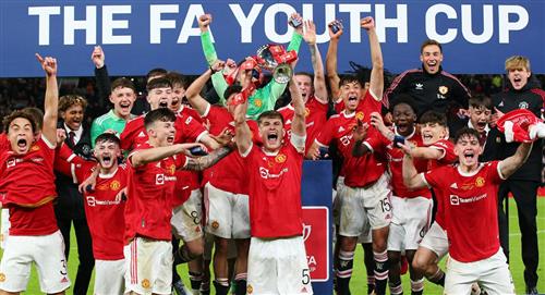 Doblete de Garnacho y el United se lleva la FA Cup juvenil