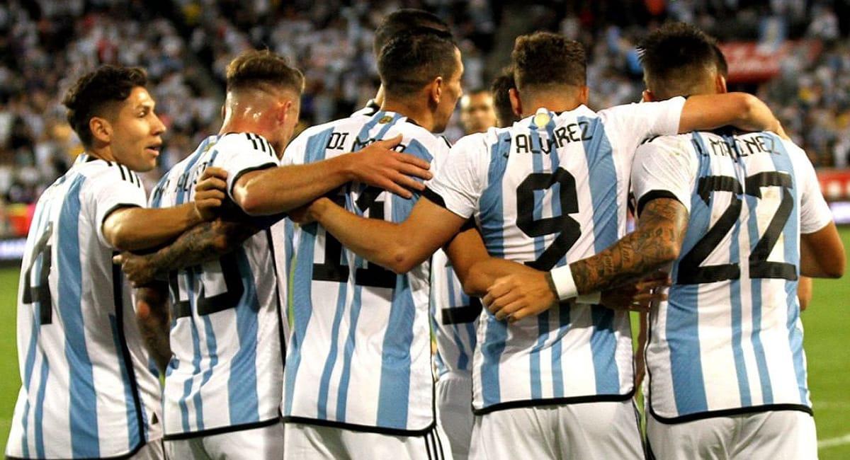 Los jugadores de la Selección, ya saben el número que llevarán en la espalda. Foto: Twitter @Argentina