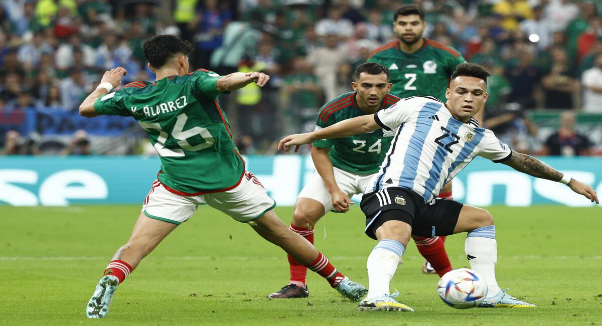 Lautaro Martínez aún sigue sin poder marcar en este Mundial. Foto: EFE