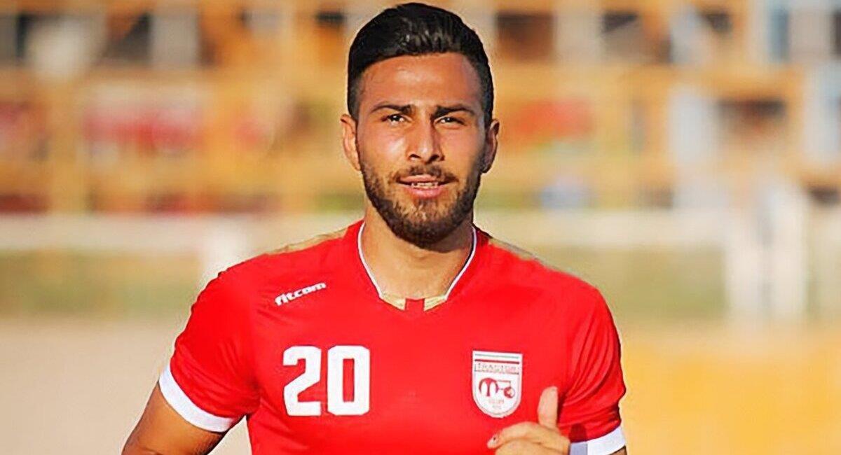 Amir Nasr-Azadani, futbolista iraní condenado a muerte. Foto: Twitter @FIFPRO