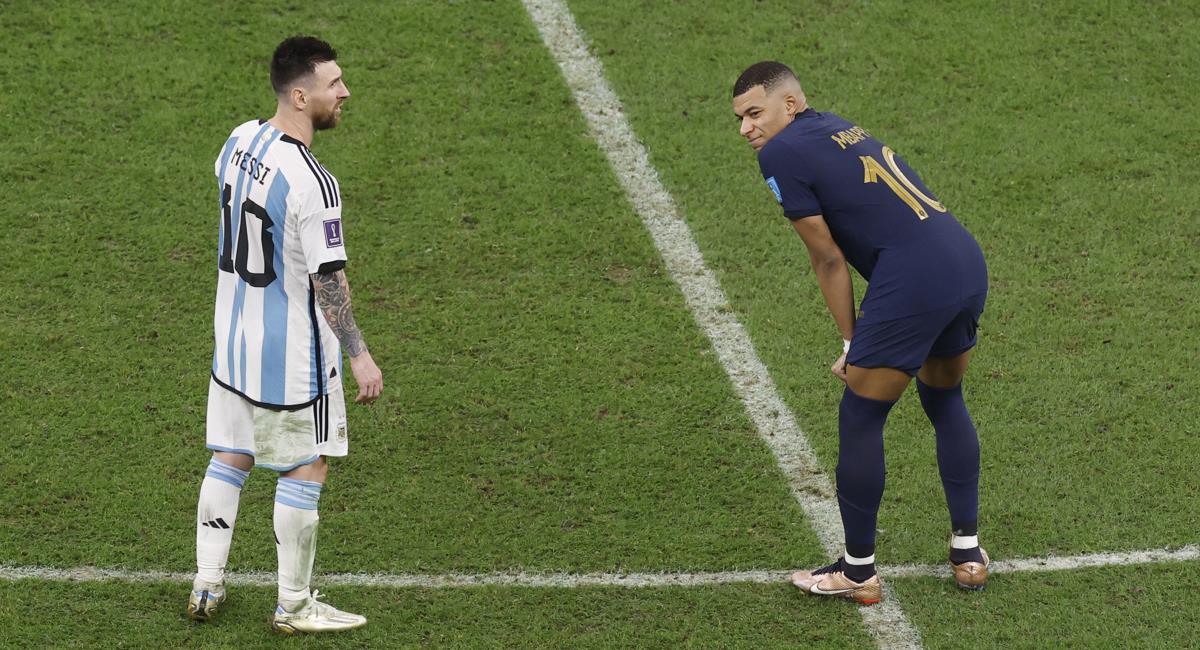 Lionel Messi y Kylian Mbappé en la final del Mundial. Foto: EFE