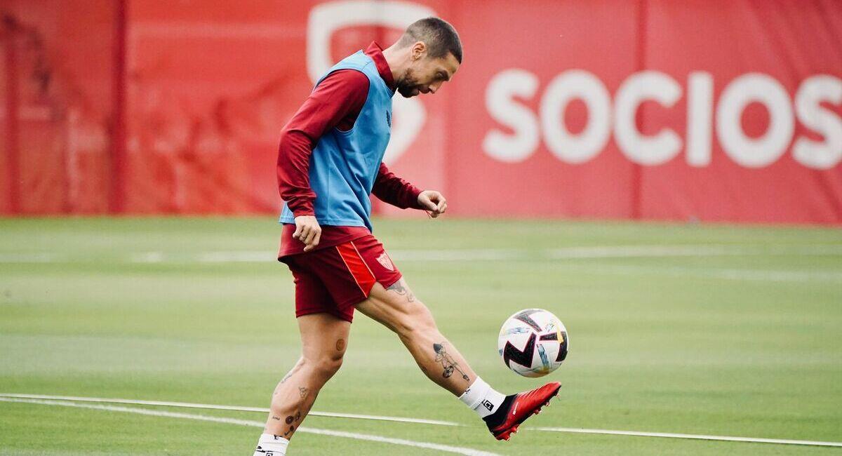 Alejandro Gómez sufrió una lesión en el tobillo izquierdo. Foto: Twitter @SevillaFC