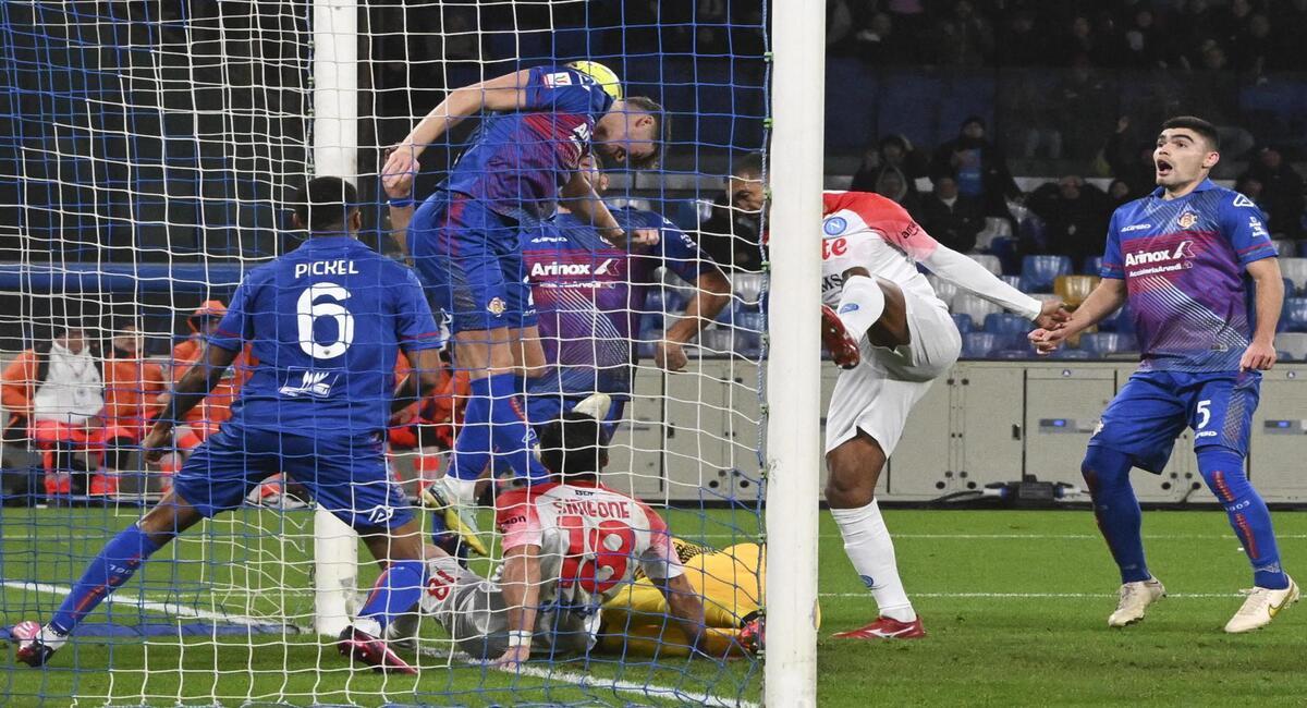 Simeone marcó uno de los goles de Napoli. Foto: EFE