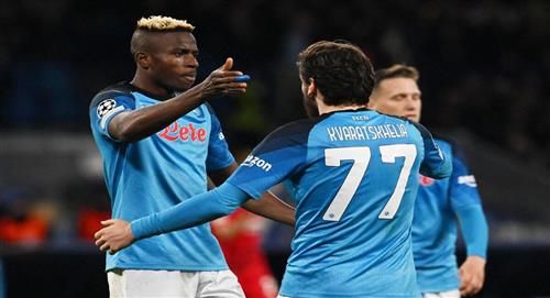 Napoli goleó 3-0 a Eintracht Frankfurt y avanzó a los cuartos de final de la Champions 