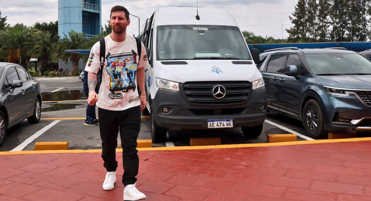 Messi llegó este lunes al país. Foto: Twitter @Argentina
