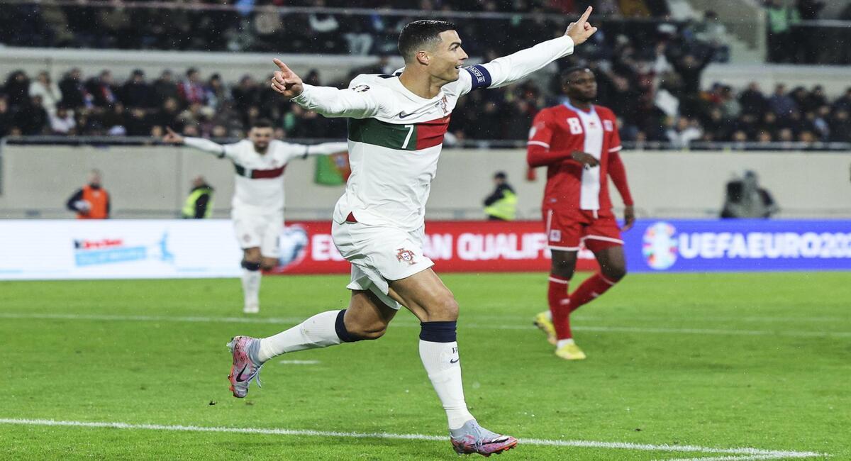 Cristiano Ronaldo volvió a marcar un doblete con Portugal. Foto: EFE