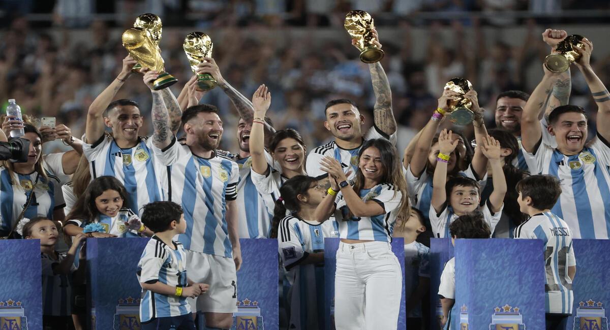 Argentina, luego de ganar la copa del mundo, alcanzó el puesto 1 del ranking. Foto: EFE