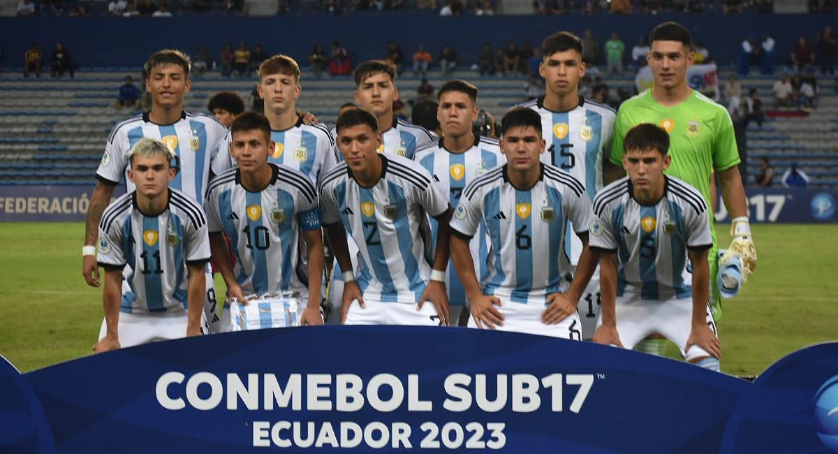 Argentina se enfrenta a Bolivia, por la fecha 2 del Sudamericano Sub 17. Foto: Twitter @Argentina