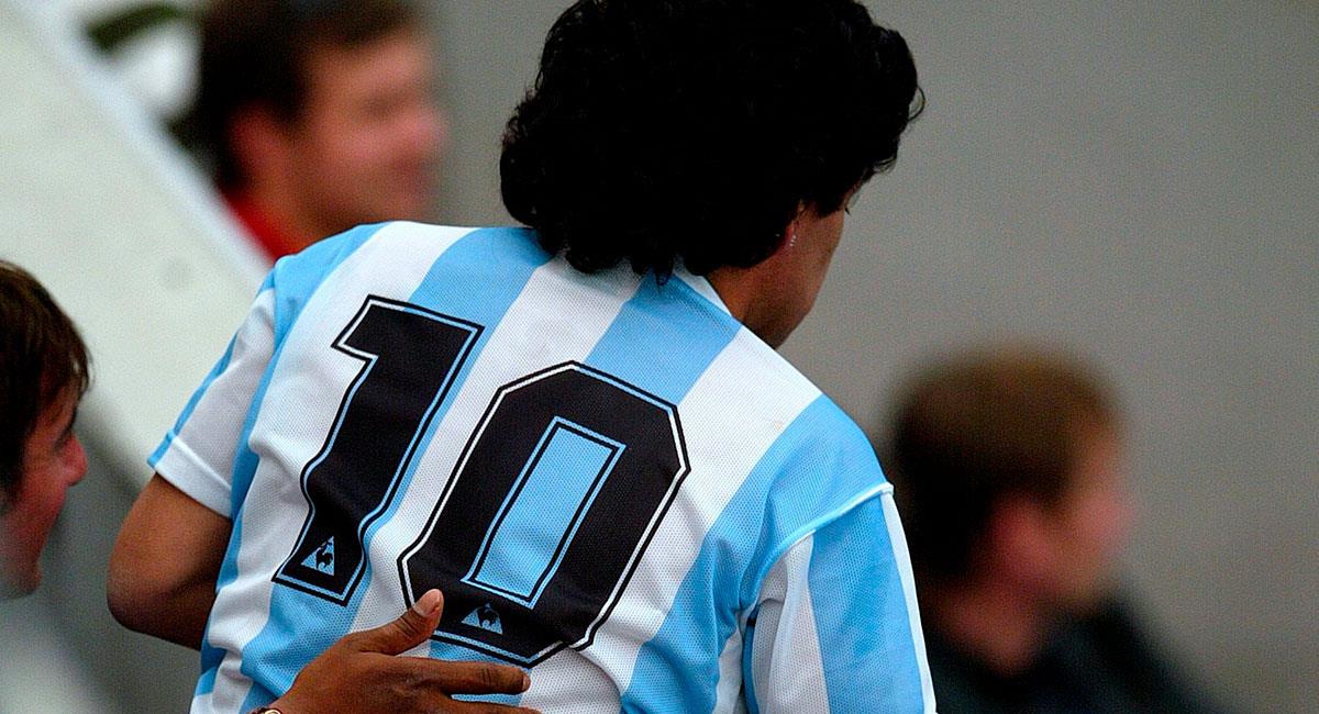 Diego Maradona también sufrió violencia en Argentina. Foto: Shutterstock