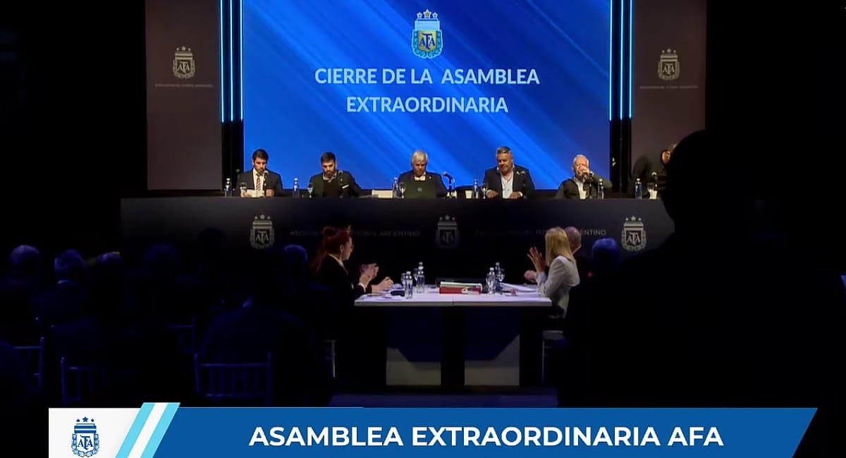 La Asamblea Extraordinaria se realizó en el predio Lionel Andrés Messi. Foto: Captura de Youtube