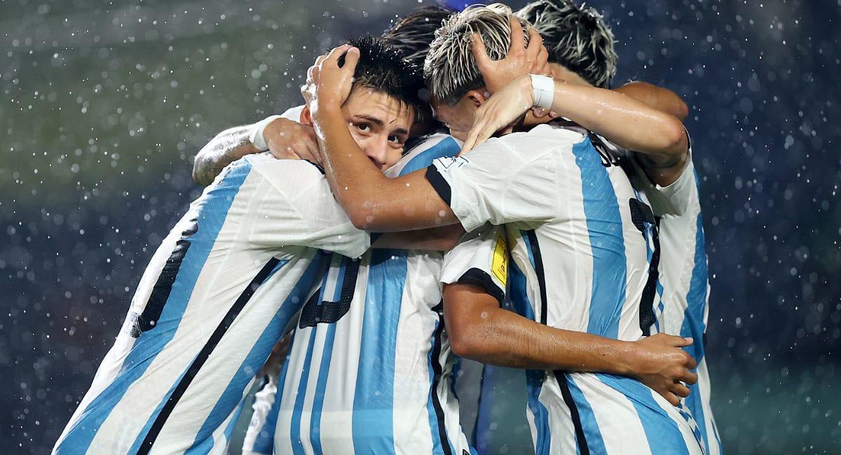 La Albiceleste avanzó a los cuartos de final del Mundial. Foto: Twitter @Argentina