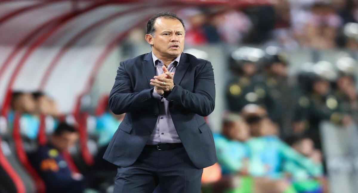Reynoso no ha ganado un solo partido con la Selección de Perú en las Eliminatorias. Foto: EFE