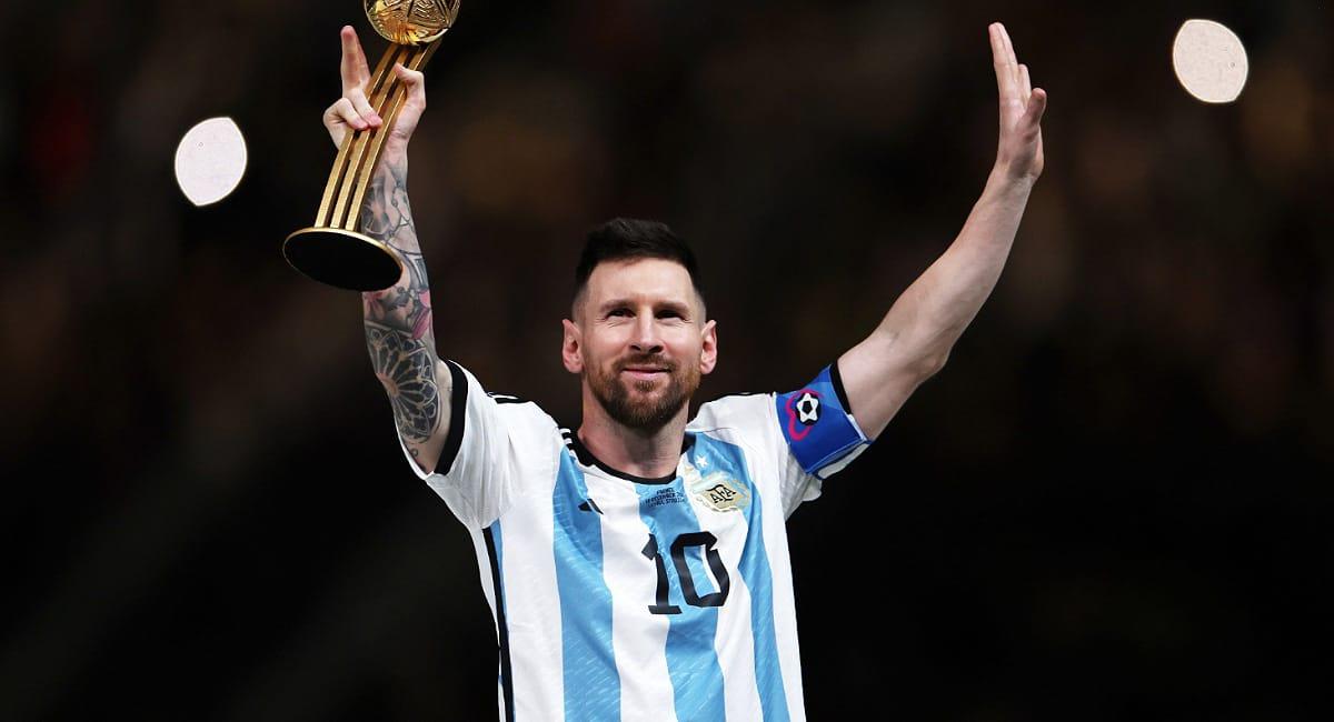 Messi levantó su primera Copa del Mundo. Foto: Twitter @Argentina